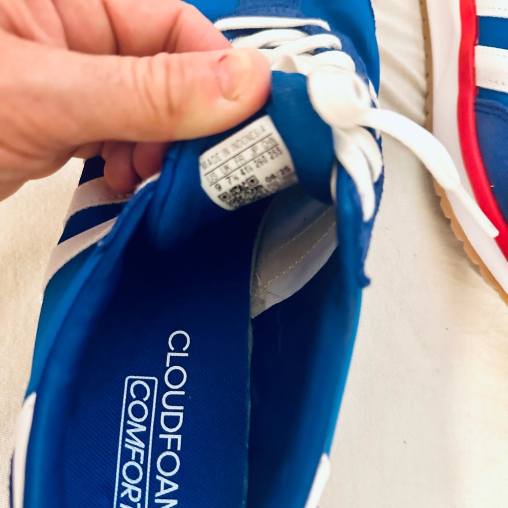 Adidas Women’s Run 70s 2.0 Blue and White Sneakers NWOT - Picture 6 of 8